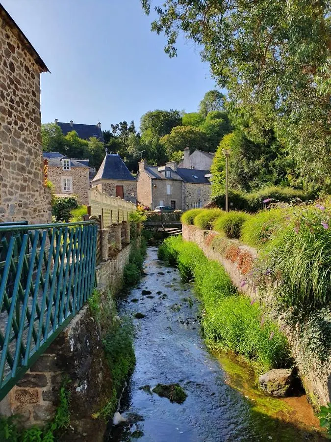 Appartement les forges du lou à Jugon-les-Lacs Séjour chez l'habitant