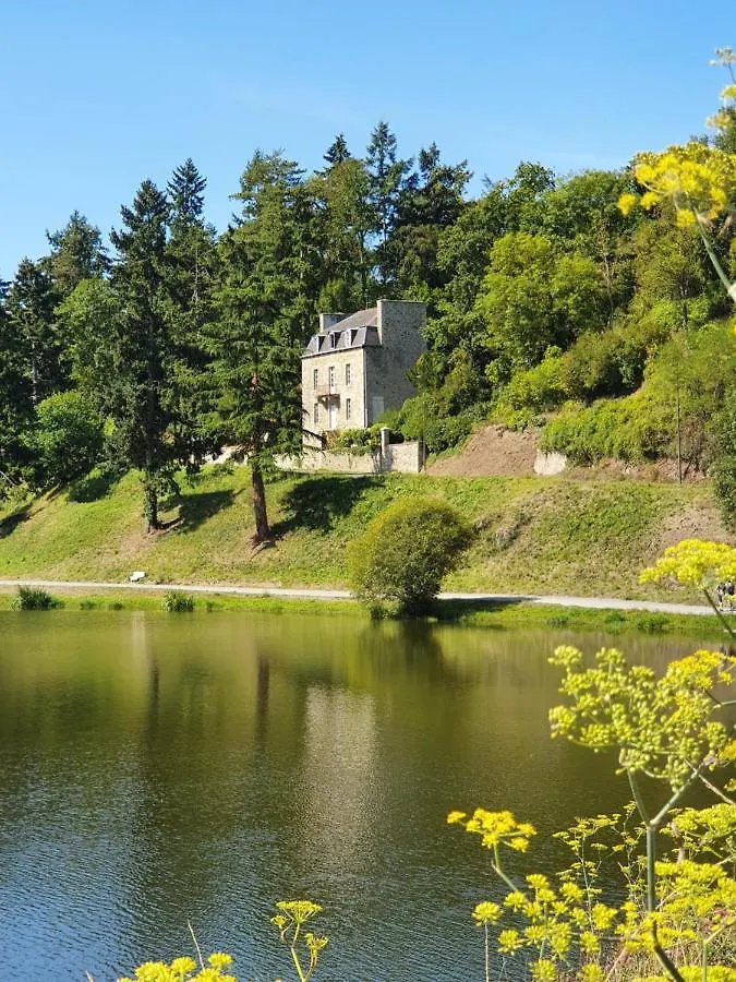 Séjour chez l'habitant Appartement les forges du lou à Jugon-les-Lacs