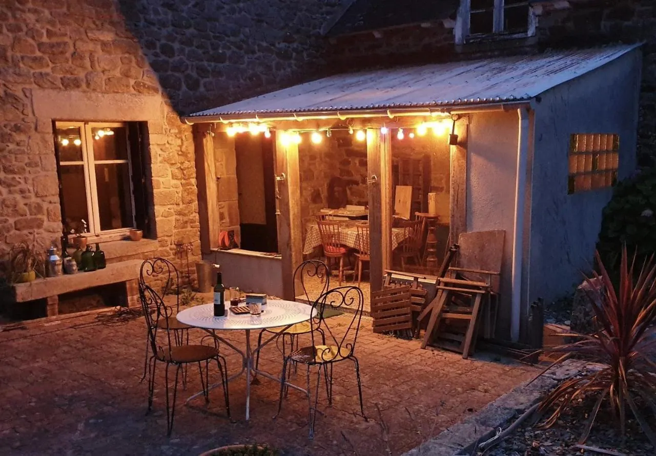 Appartement les forges du lou à Jugon-les-Lacs Séjour chez l'habitant